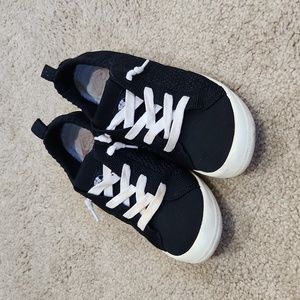 Womens Roxy slip on sneakers